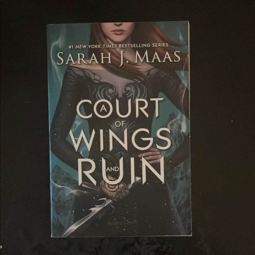 A Court of Wings and Ruin Book